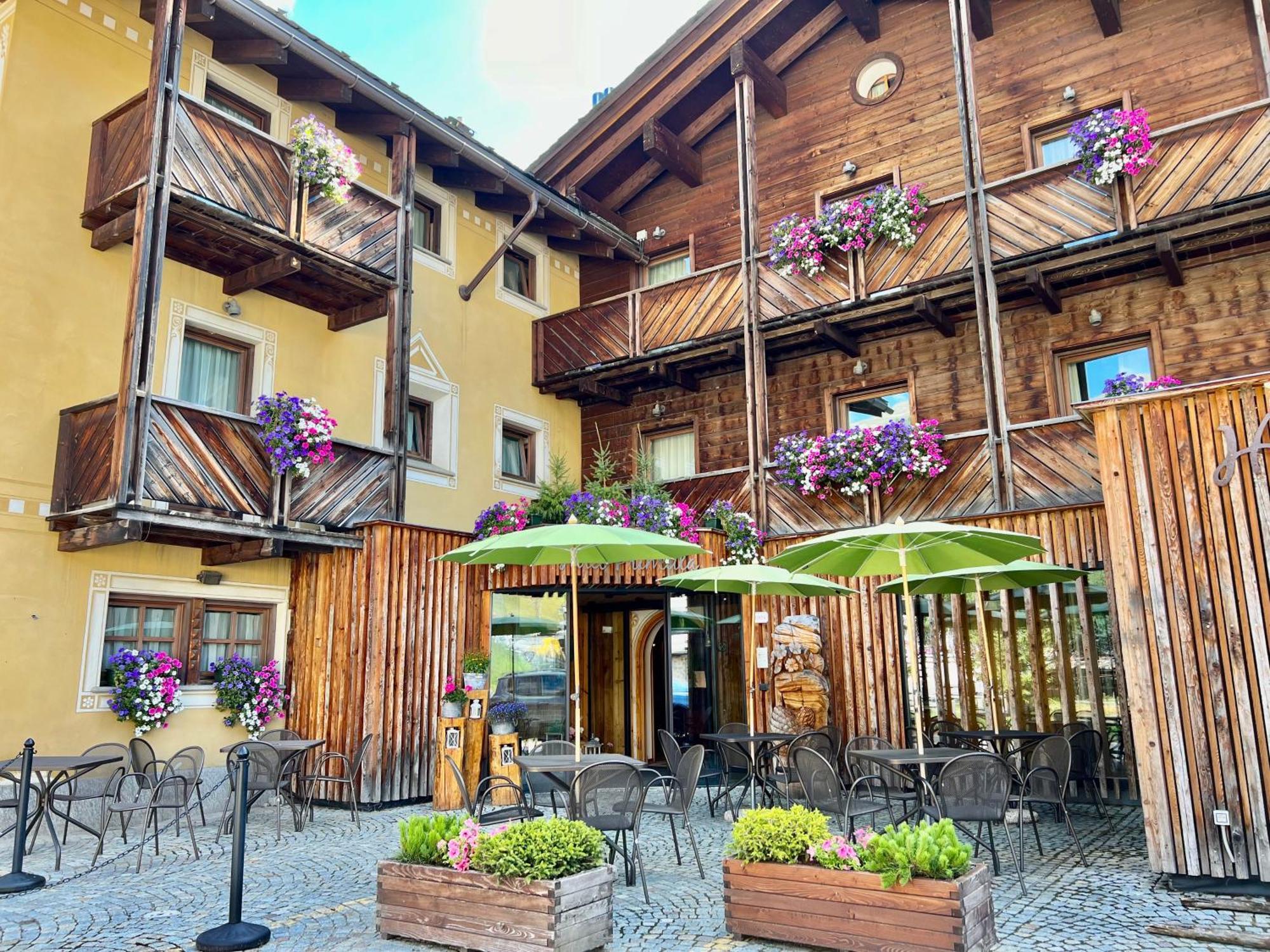 Hotel Primula Livigno Exterior photo